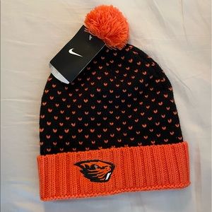 Brand new Oregon State Beavers Nike knit hat with pom